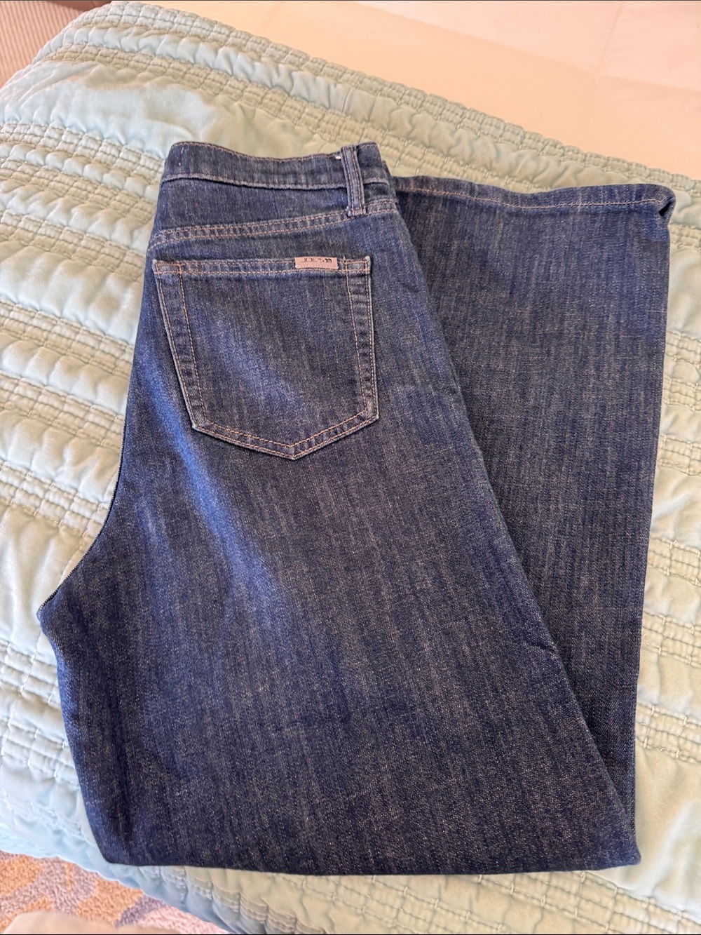 Joe's Indigo Blue, High Waist, Wide Leg, Ankle Length Jean. Size 29